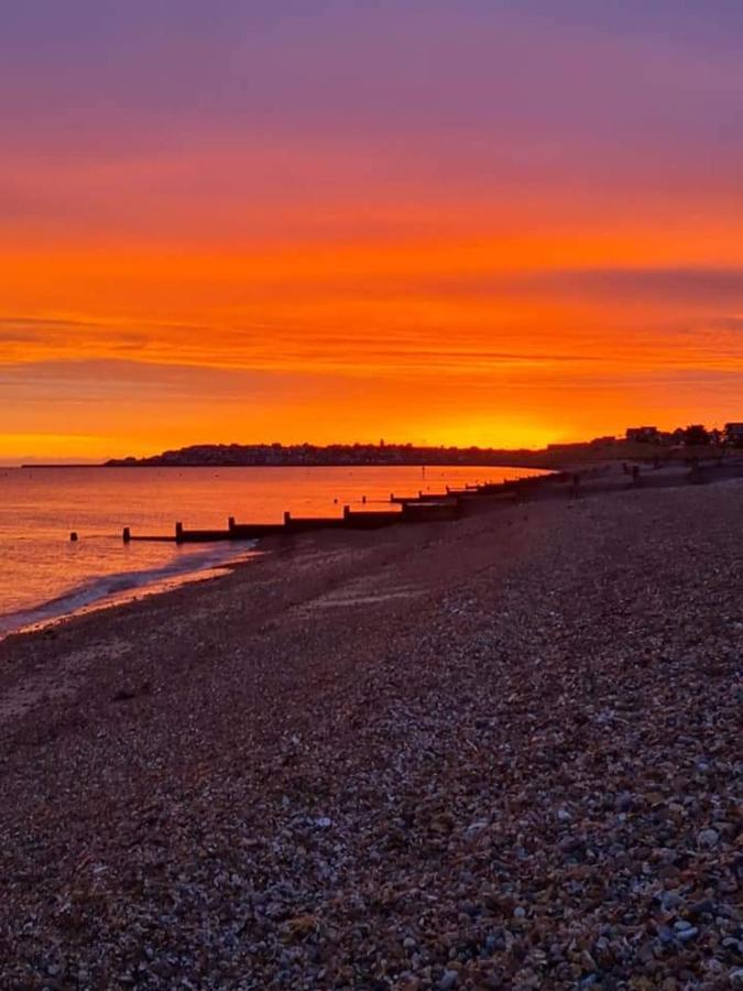 Charming Pink House With Perfect Location Apartment Whitstable Exterior photo